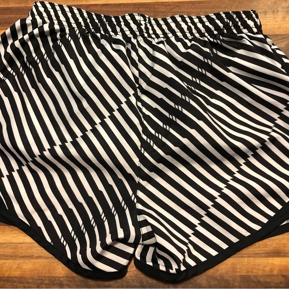 Black and white striped Umbro brand shorts. Size medium . - Picture 6 of 6